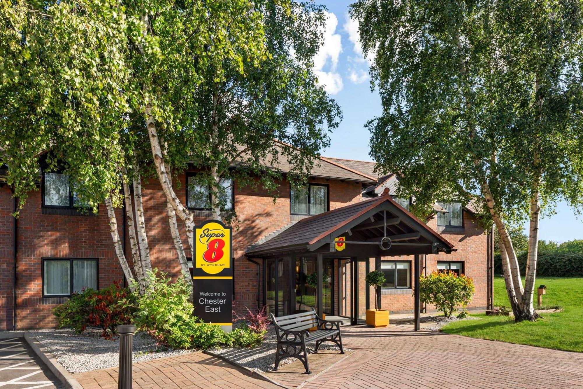 Days Inn Chester East Exterior foto